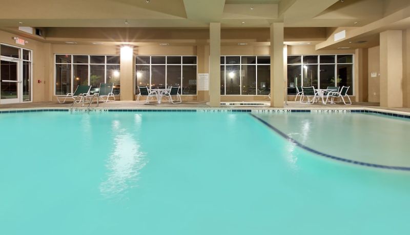 Piscina - Holiday Inn DALLAS - GARLAND by IHG