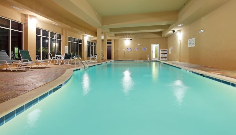 Piscina - Holiday Inn DALLAS - GARLAND by IHG