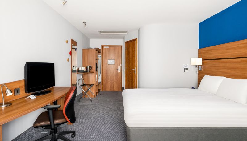 Room - Holiday Inn Express BRAINTREE by IHG
