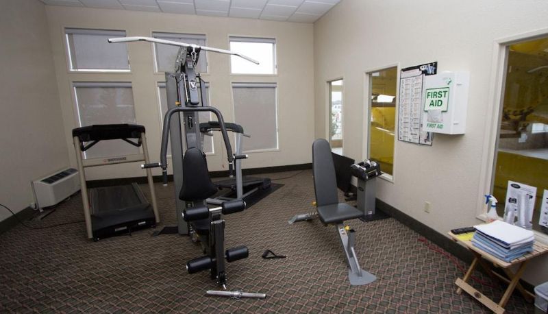 Palestra - Service Plus Inns And Suites