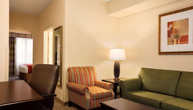 Suite - Country Inn & Suites by Radisson College Station TX