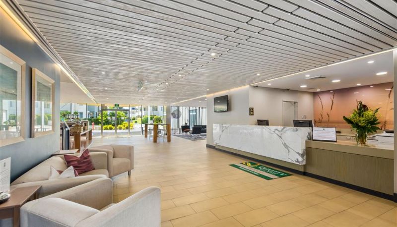 Hall - Quality Suites Pioneer Sands