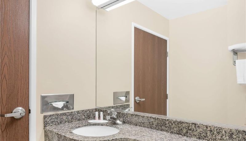 Camera - Microtel Inn & Suites by Wyndham Waynesburg