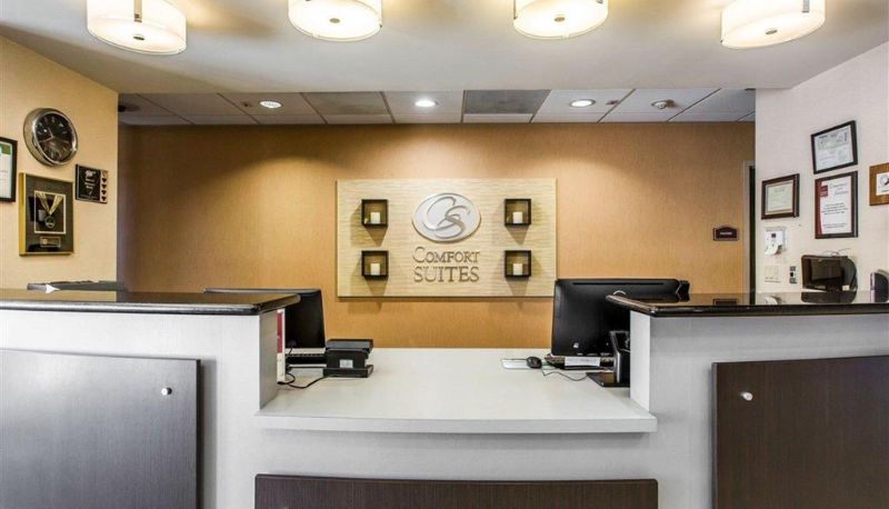 Hall - Comfort Suites Near City of Industry - Los Angeles