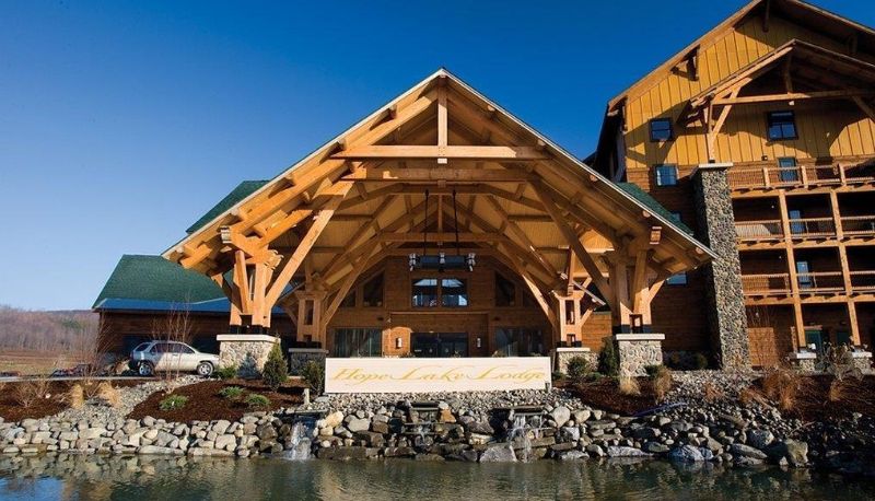 Exterior view - HOPE LAKE LODGE AND INDOOR WATERPARK