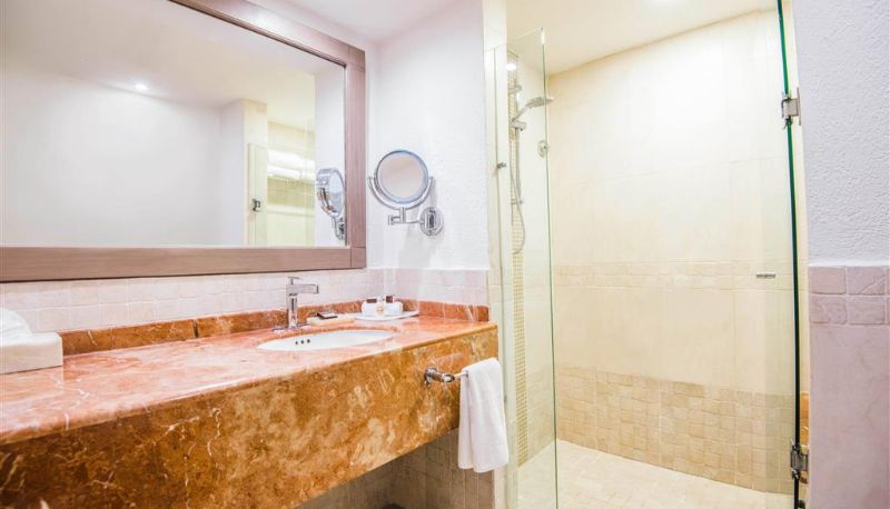 Camera - Wyndham Alltra Cancun All Inclusive Resort