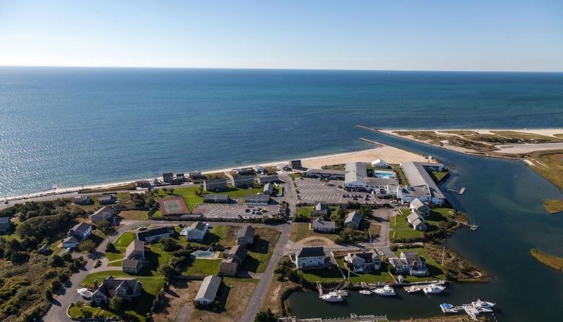 Zewnętrzna część hotelu - Red Jacket Beach Resort