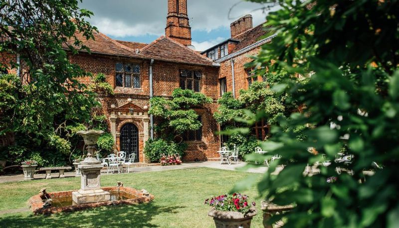 Vista esterna - Seckford Hall Hotel