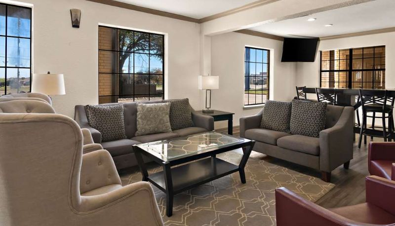 Lobby - Quality Inn & Suites Weatherford