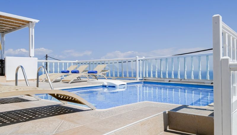 Piscina - Amerisa Suites & Villa