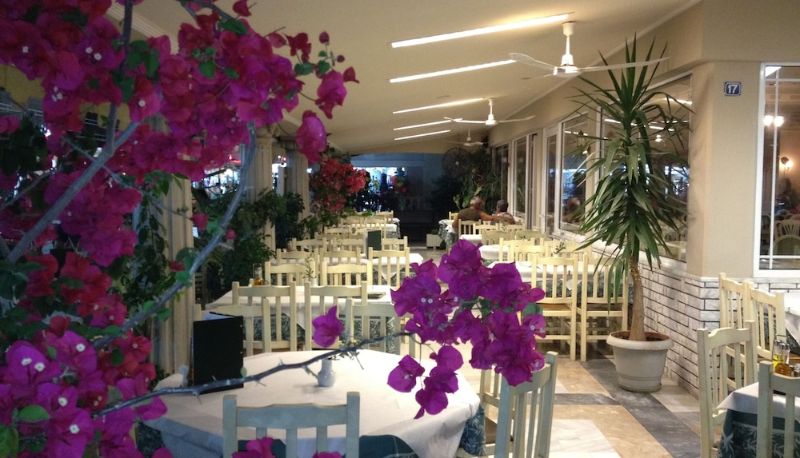 Restaurant - Parthenon Art Hotel