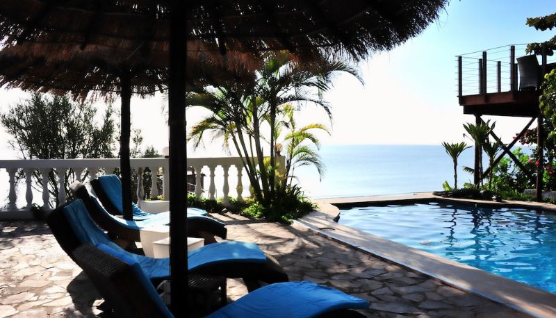 Piscina - Catembe Gallery Hotel