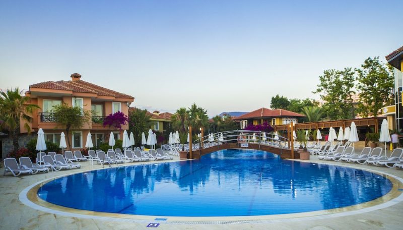 Piscina - Club Dizalya Hotel