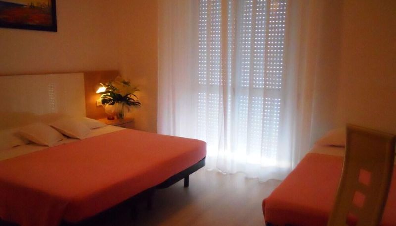 Pokój trzyosobowy - Hotel Sahara