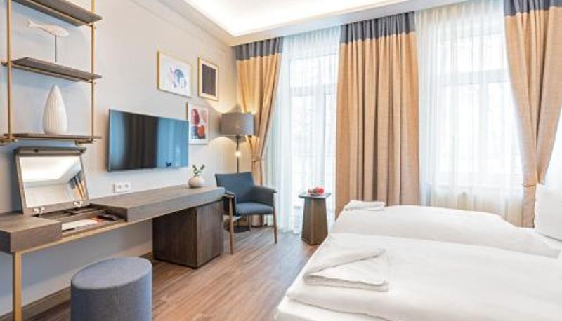 Camera - SEETELHOTEL Pommerscher Hof das Wellnesshotel im Herzen der Kaiserbäder mit direktem Zugang zur Wellnessoase Shehrazade