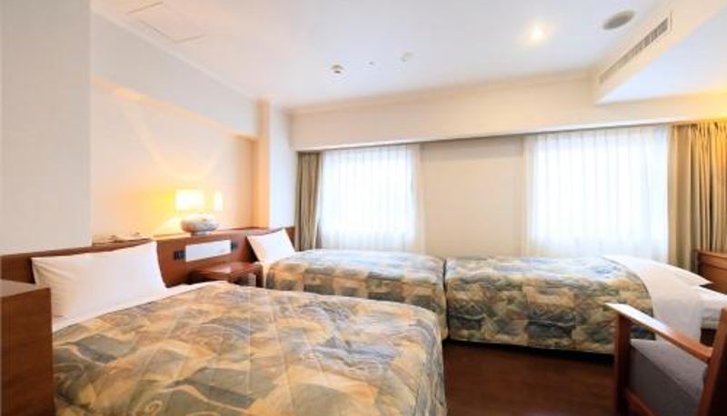 Tripla - Yokohama Mandarin Hotel