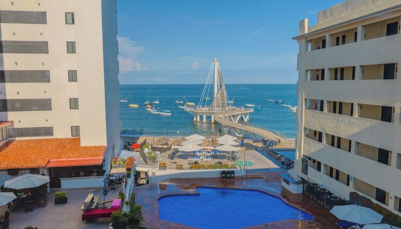 Pool - Delfin Beachfront Resort – Downtown Puerto Vallarta Optional All-Inclusive