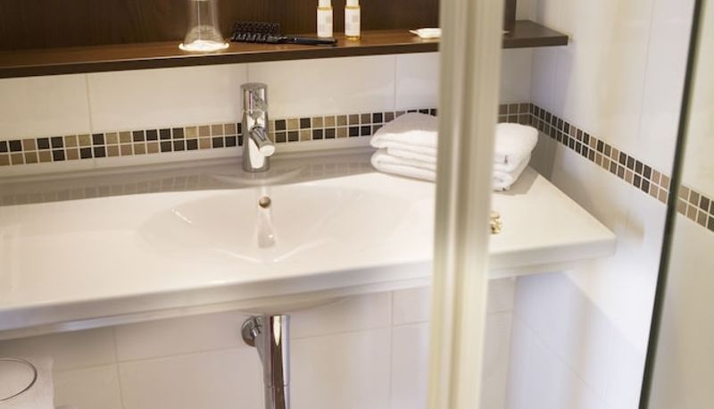Quarto superior (duplo) - HOTEL ACROPOLE PARIS