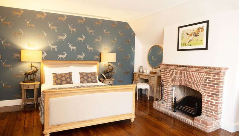 Room - The Olde Bell BW Signature Collection