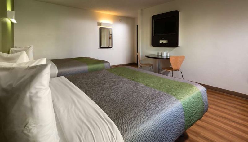 Vierbettzimmer - MOTEL 6 CANOGA PARK CA