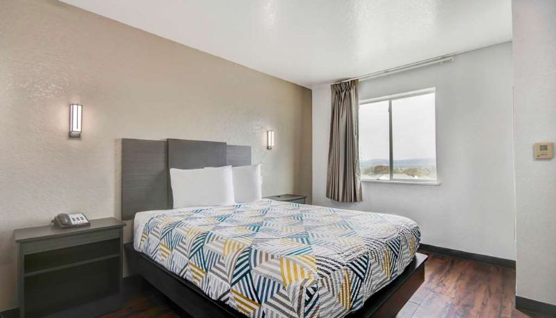 Standardzimmer (Doppel) - MOTEL 6 SAN ANTONIO BANDERA RD