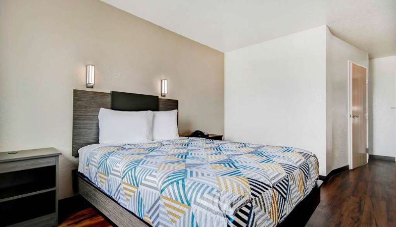 Standardzimmer (Doppel) - MOTEL 6 SAN ANTONIO BANDERA RD