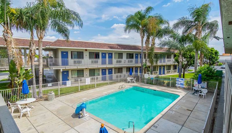 Pool - Motel 6 Bakersfield Airport