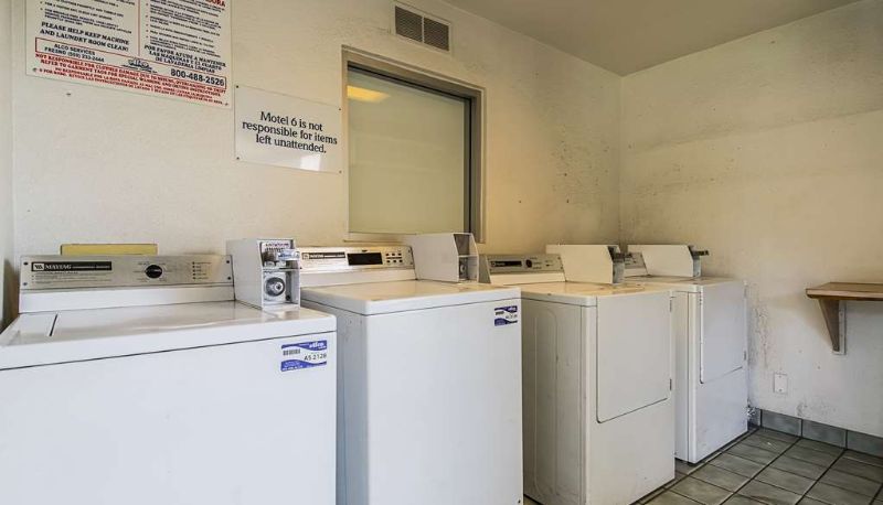 Interior view - Motel 6 Bakersfield Airport