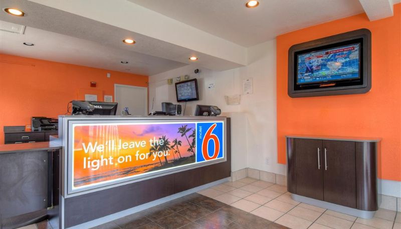 Lobby - Motel 6 San Diego - Chula Vista