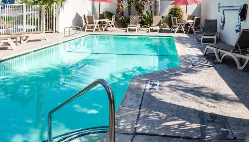 Pool - Motel 6 Bakersfield East