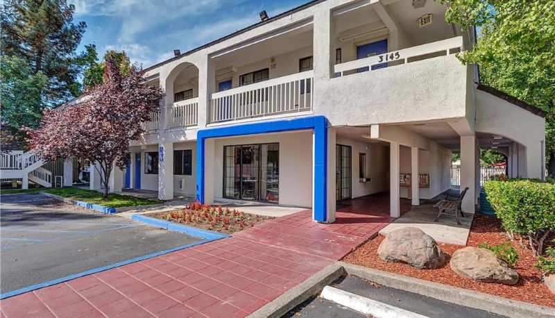 Buitenaanzicht - Super 8 by Wyndham Santa Rosa North