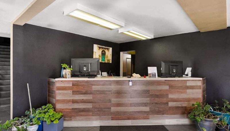 Hal - Americas Best Value Inn Lincoln Airport