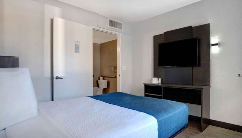 Camera - Motel 6 Bakersfield South