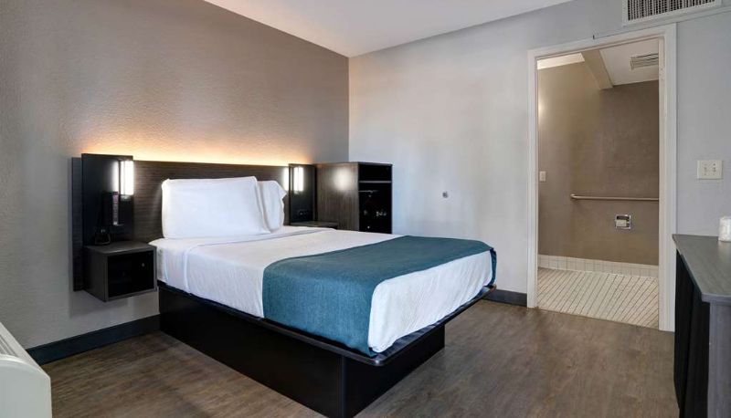 Camera - Motel 6 Bakersfield South