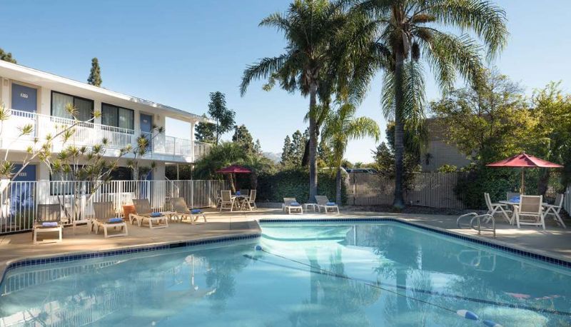 Zwembad - Motel 6 Santa Barbara - Goleta