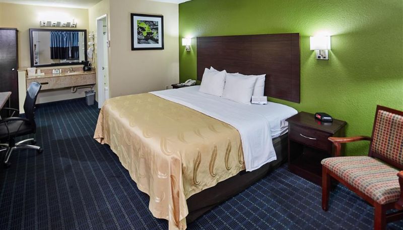 Zimmer - Quality Inn Parker