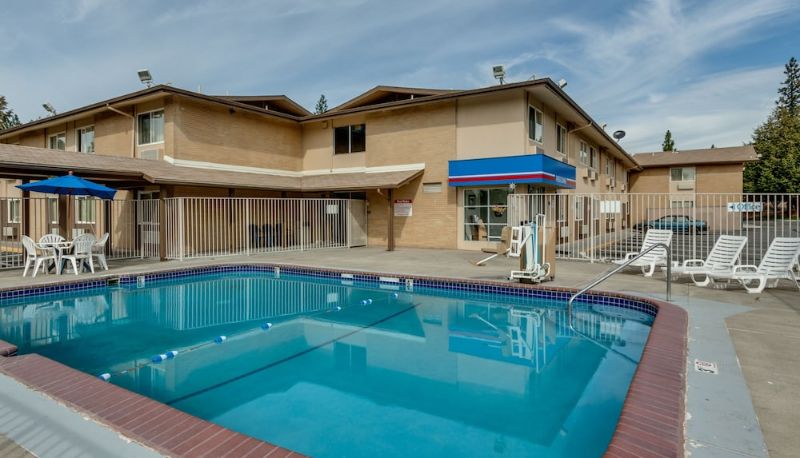 Pool - WA - West Motel 6 Spokane