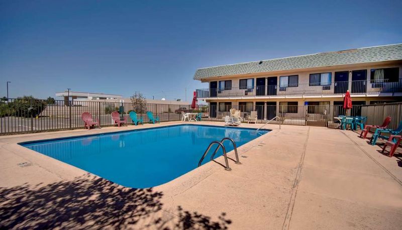 Zwembad - Motel 6 Douglas