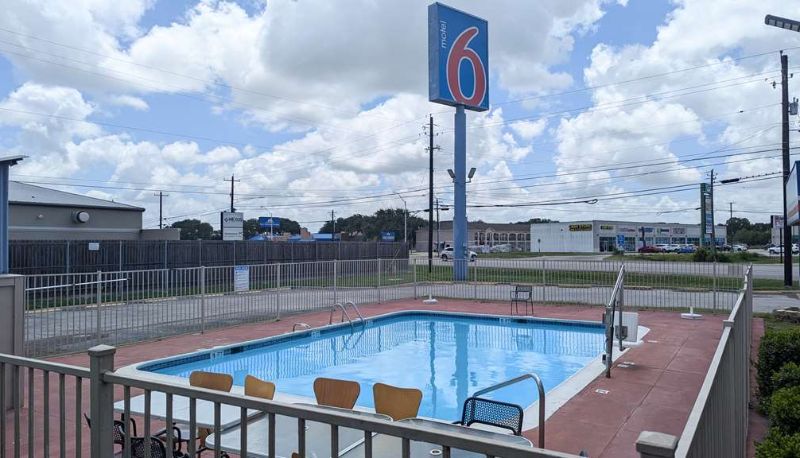 Piscine - Motel 6 Victoria