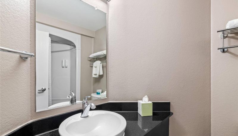 Camera - Park Inn by Radisson Grand Island I-80