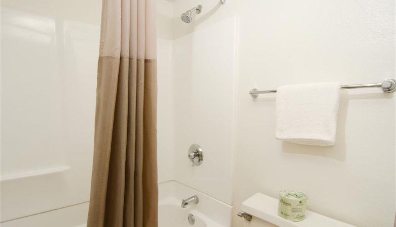 Suite - Motel 6 Leominster MA