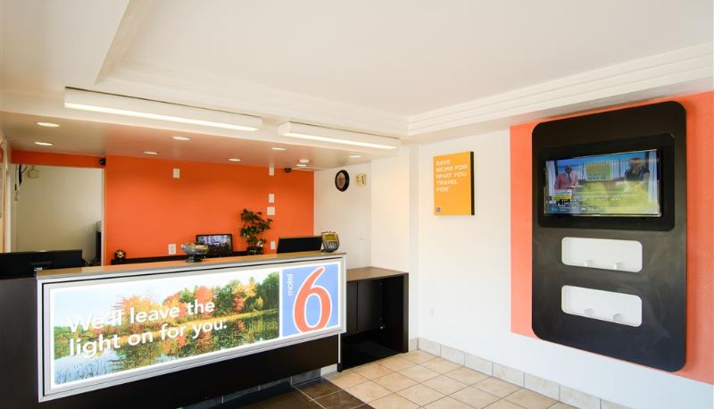 Lobby - Motel 6 Leominster MA