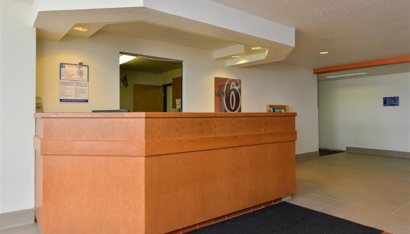 Hall - MOTEL 6 MERIDIAN ID