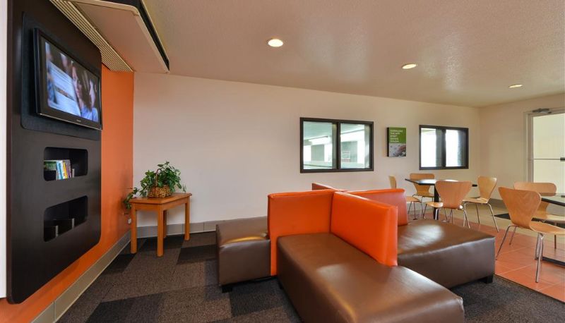 Hall - MOTEL 6 MERIDIAN ID