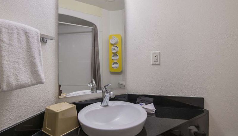 Quadrupla - MOTEL 6 ROSWELL