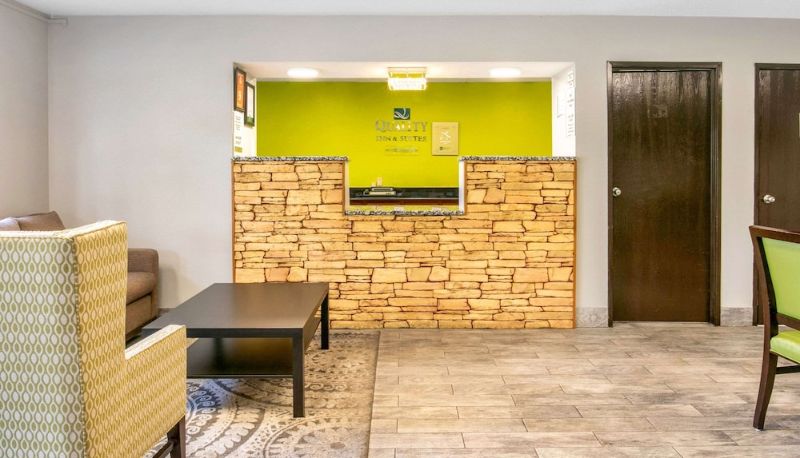 Rezeption - Quality Inn & Suites Metropolis I-24