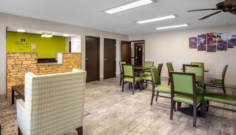 Lobby - Quality Inn & Suites Metropolis I-24