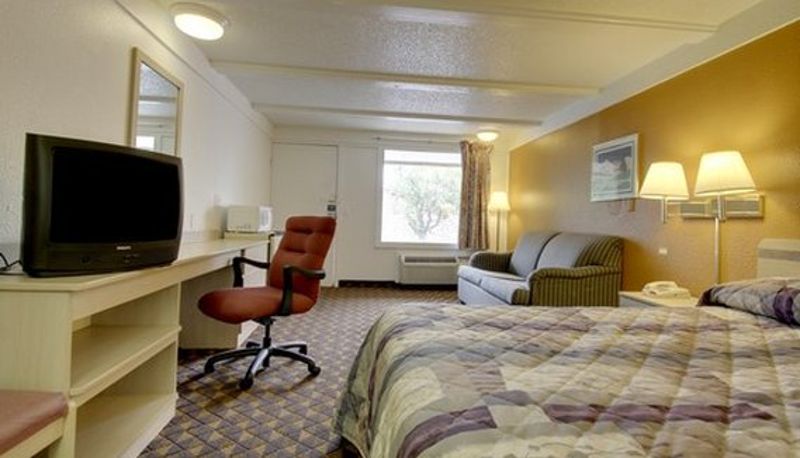 Camera - Rodeway Inn