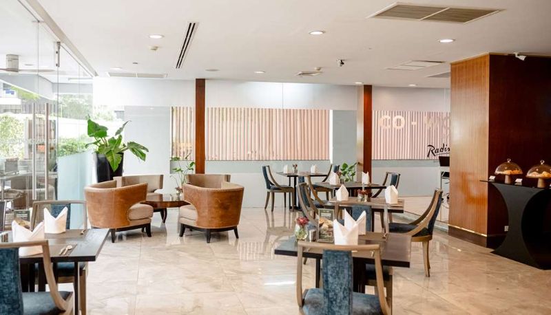 Bar - Radisson Suites Bangkok Sukhumvit