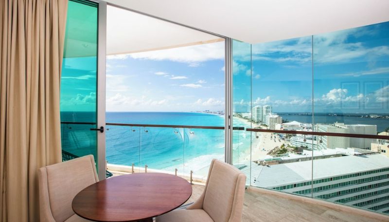 Info - Krystal Grand Cancun